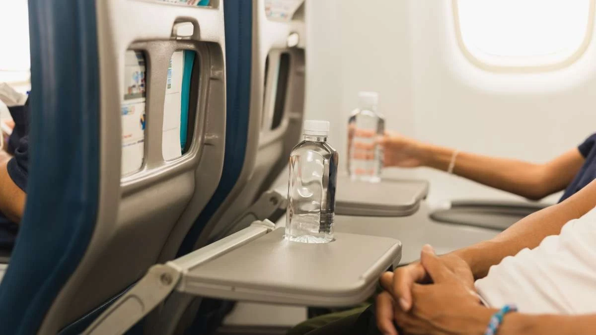 Prohibition of consuming personal alcohol on the plane