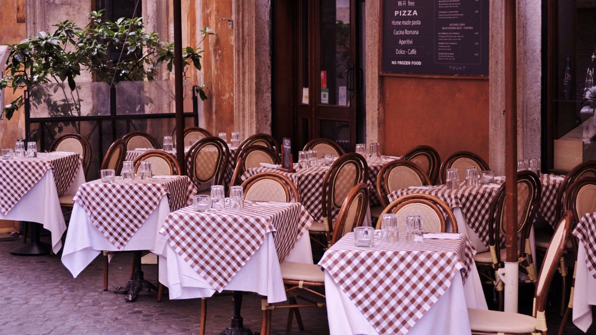 Free meals for Poles